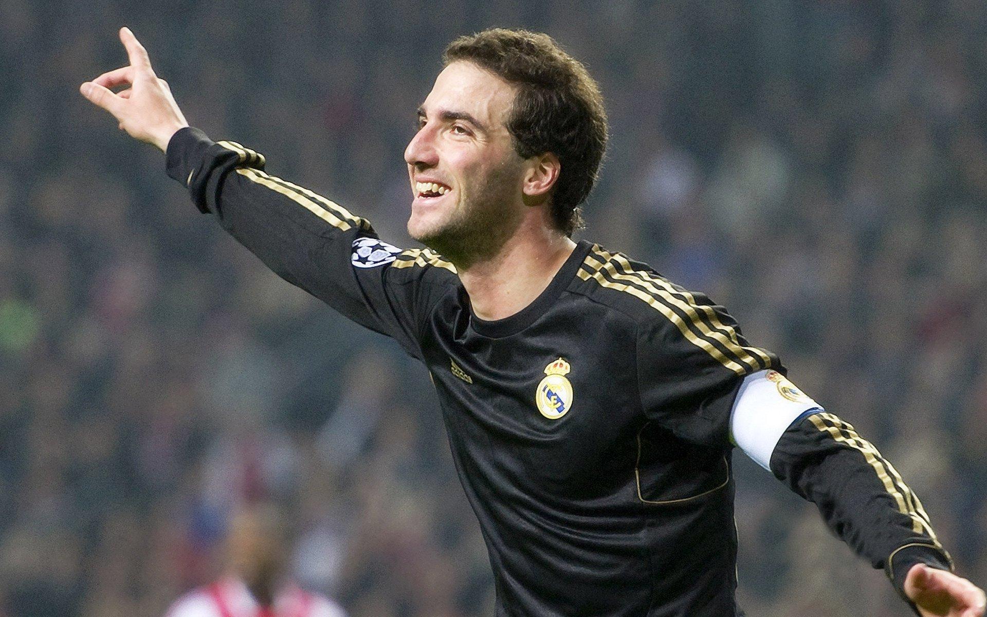 VAR技术再引争议 裁判判罚成焦点