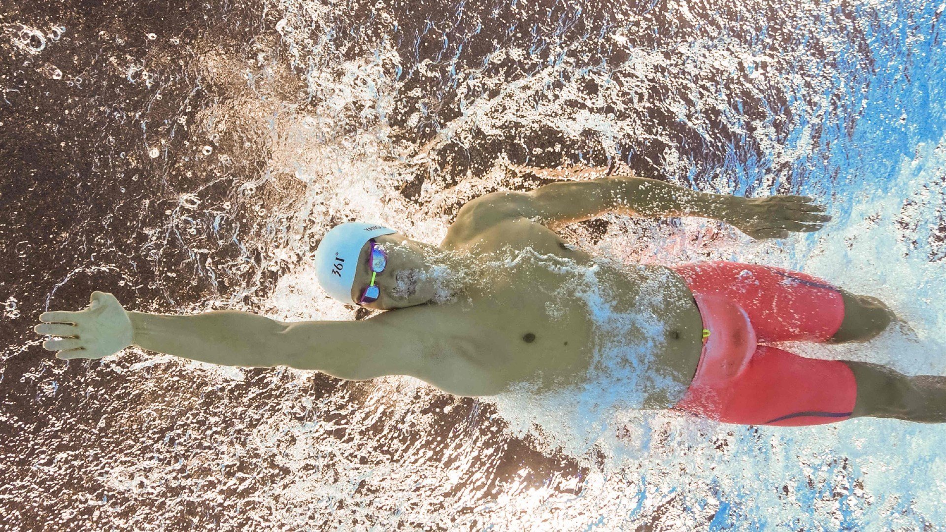 世界杯激战正酣，豪门对决引爆全球热潮，新星闪耀改写足坛格局